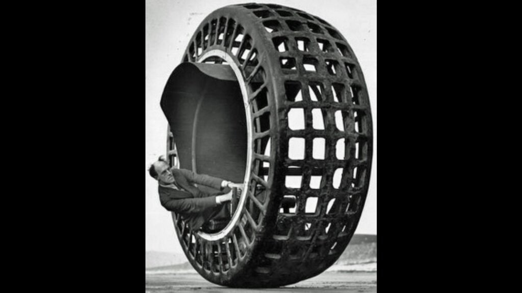 O Dynasphere do engenheiro britânico John Archibald Purves chamou muito a atenção devido ao seu grande diâmetro de 3 metros!