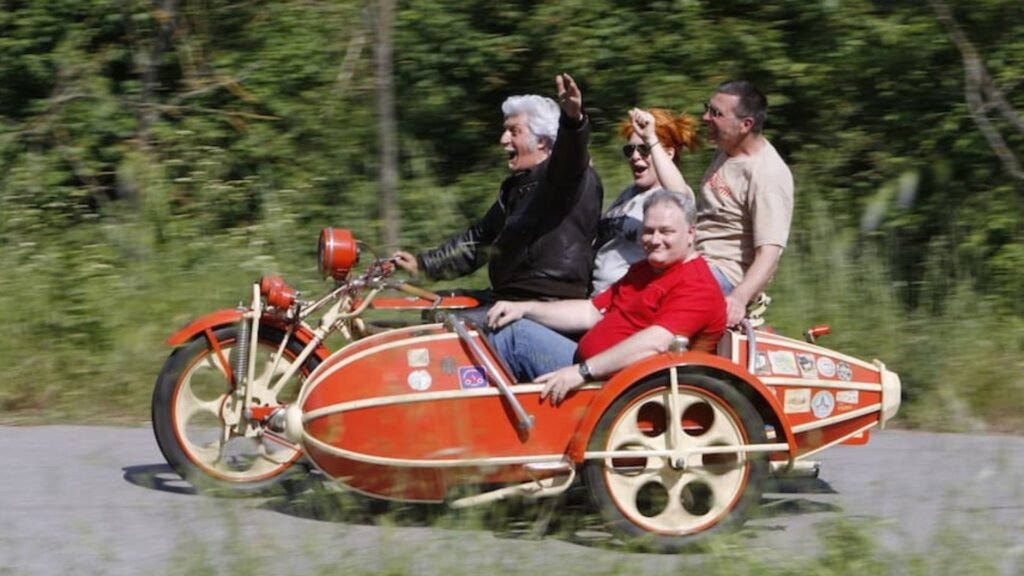 A moto pode levar até quatro pessoas com o sidecar! A Böhmerland pode não ter durado muito tempo, mas suas motocicletas ainda chamam muito a atenção por onde passam!
