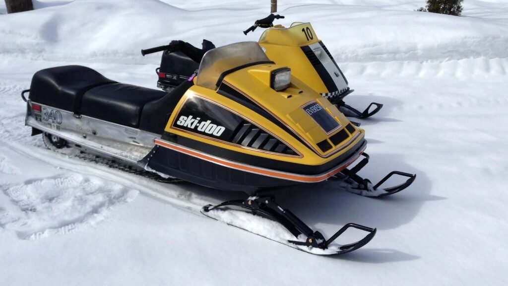 A partir dos anos 50, a Bombardier passou a fabricar motoneves Ski-Doo, sendo que o nome seria também estendido às motos aquáticas, conhecidas por Sea-Doo.
