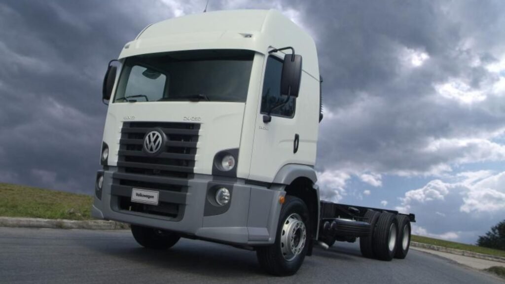 Volkswagen Constellation 24-250