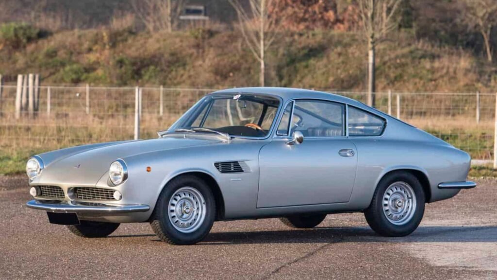 O ASA 1000 GT era um belo carro com motor Colombo 4 cilindros 1.0 e a incrível potência de 97 cv!