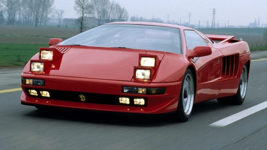 Nos anos 80, uma pequena fabricante italiana criou um exclusivo esportivo com motor V16 na transversal! Conheçam a história do Cizeta Moroder V16T!