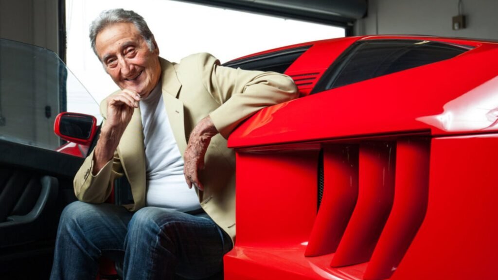Claudio Zampolli foi ex-funcionário da Lamborghini e um empresário bem sucedido, porém algo faltava para a sua vida: criar o seu próprio automóvel!