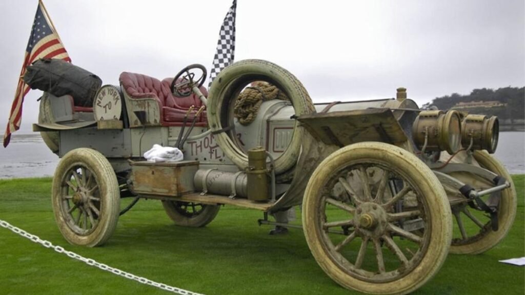 O carro vencedor, assim como boa parte dos participantes sobrevivem até hoje em museus. O Thomas está conservado do jeito estava quando encerrou a prova!