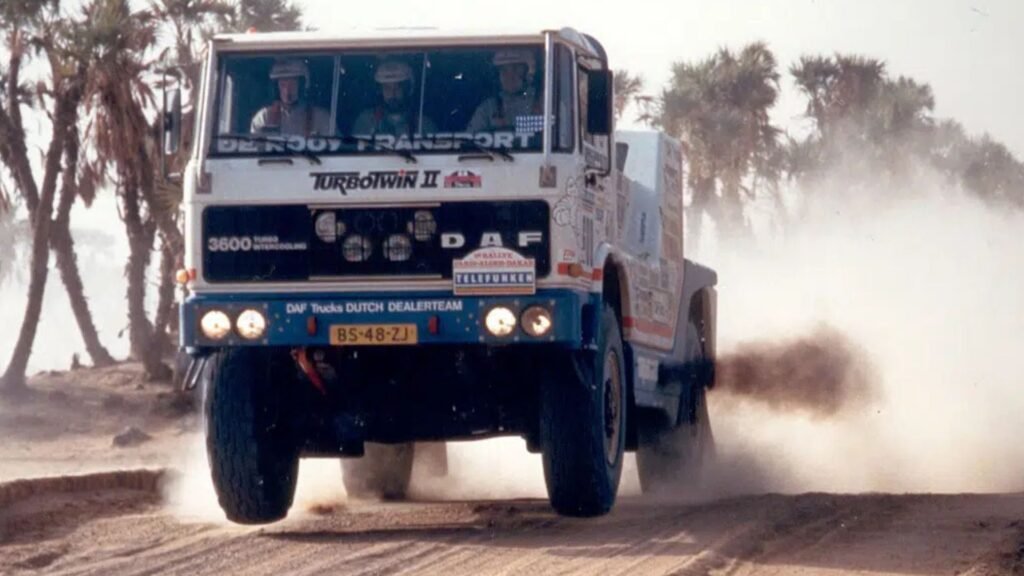 A partir de 1986, os caminhões usariam dois motores e uma cabine só, onde a potência só aumentava com o passar dos anos.