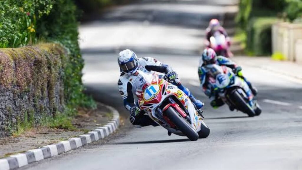 Conheçam uma das competições mais antigas do mundo e também a mais perigosa: a Isle Of Man TT!