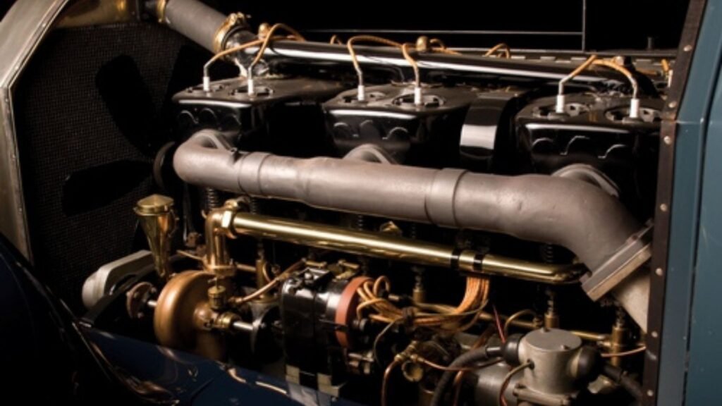 Conheçam qual foi o maior motor em volume a equipar um automóvel produzido em série!