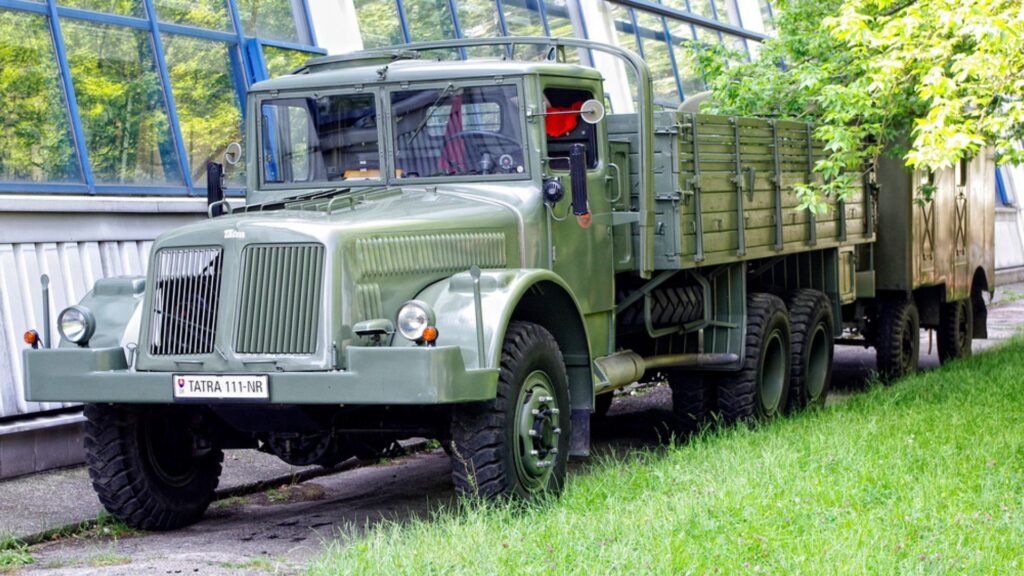Tatra 111
