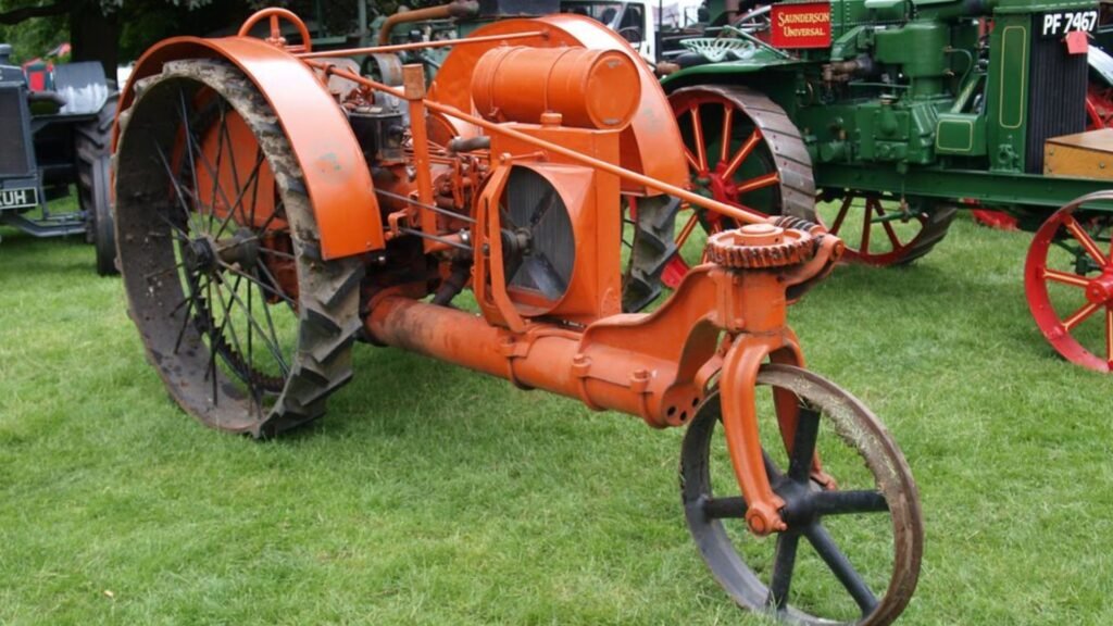 O trator Happy Farmer era um modelo de três rodas que tinha direção convencional. No entanto o produto tinha sérios problemas de confiabilidade.