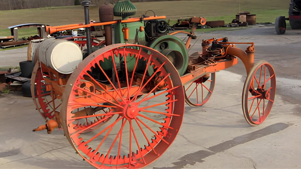 O La Crosse modelo M vinha com motor dois cilindros a querosene que desenvolvia 12 cv.