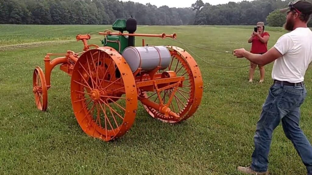 Em 1920, a La Crosse desenvolveu um trator muito curioso guiados por rédeas, sendo um elo perdido entre a propulsão animal e mecânica!